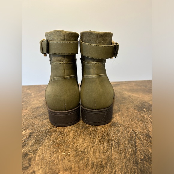 NWOT Green Combat Boots - Picture 2 of 5